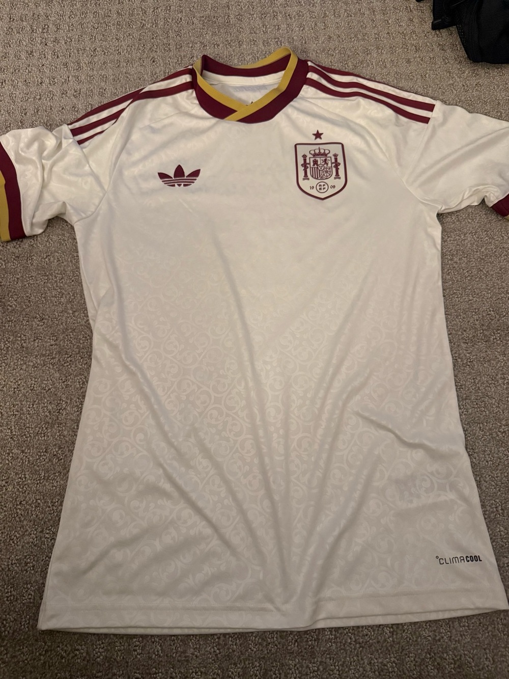 Never worn XS Spain 2026 jersey